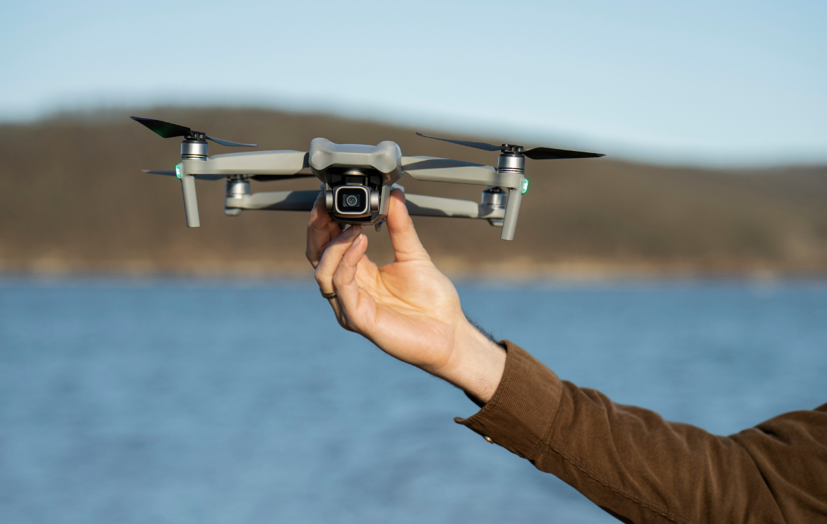 Read more about the article WHAT IS A DRONE AND HOW A DRONE FLY